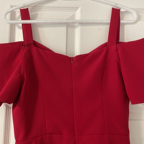 Red dress - Picture 4 of 4